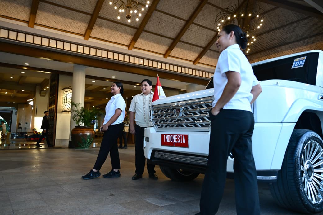 Kendaraan Presiden RI, Maung menjadi salah satu simbol yang paling banyak menarik perhatian di sekitar lokasi KTT.  (BeritaNasional/Elvis/HO Biro Pers Istna/Cahyo)