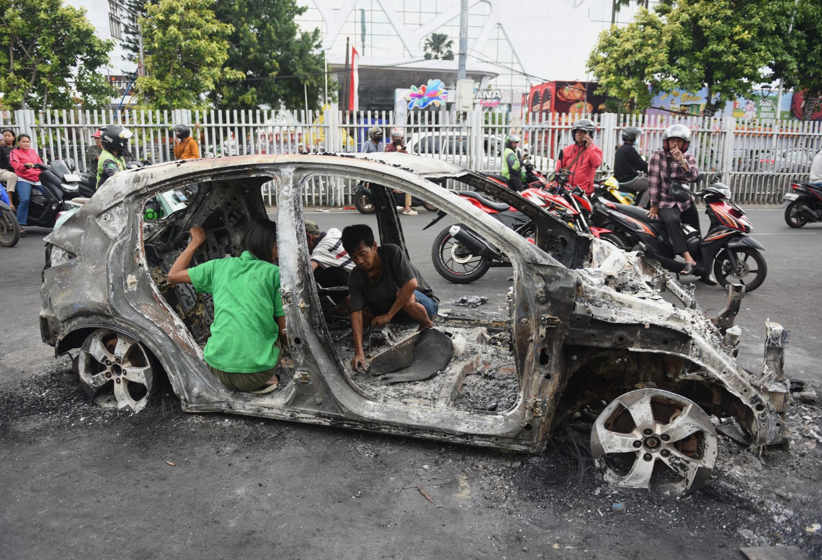 Kerusakan Polres Jakarta Timur Kondisi Polres Jakarta Timur yang dirusak massa aksi. (BeritaNasional/Elvis Sendouw)