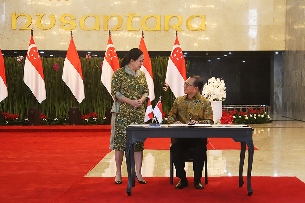 Ketua DPR RI Puan Maharani menerima kunjungan resmi Ketua Parlemen Singapura Seah Kian Peng. (BeritaNasional/Elvis Sendouw)