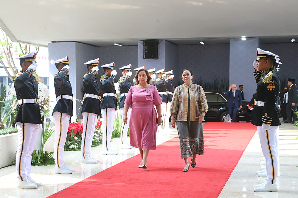 Ketua DPR Puan Maharani Terima Kunjungan Presiden Peru Dina Ercilia Boluarte Zegarra Ketua DPR RI, Puan Maharani menerima kunjungan Presiden Peru Dina Ercilia Boluarte Zegarra. (BeritaNasional/Elvis Sendouw)