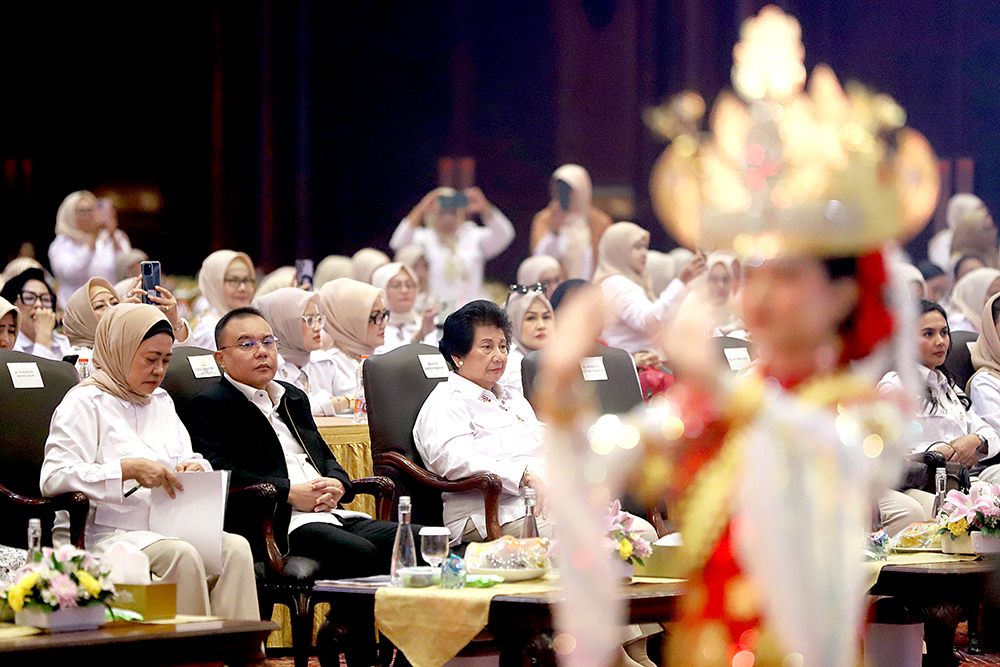 Ketua Harian Partai Gerindra Sufmi Dasco Ahmad Buka Munas PIRA Ketua Harian Partai Gerindra Sufmi Dasco Ahmad membuka Musyawarah Nasional (Munas) Perempuan Indonesia Raya (PIRA). (BeritaNasional/Elvis Sendouw)
