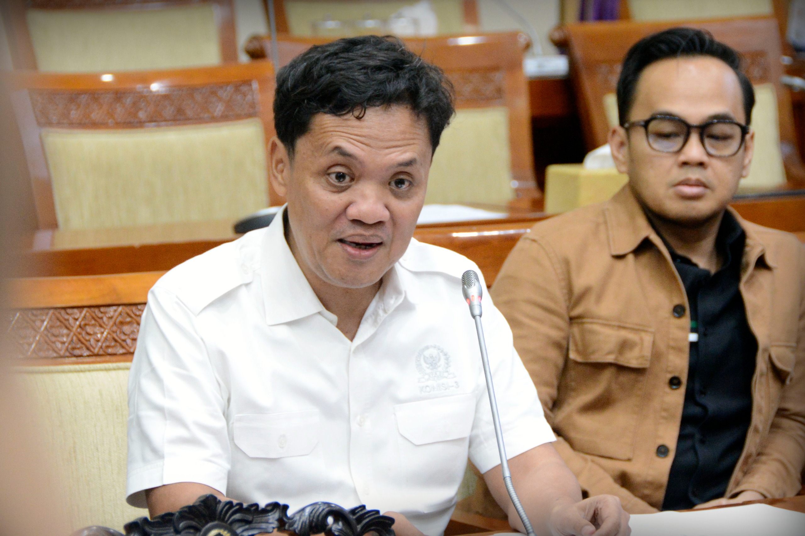 Pimpinan Komisi III saat memberikan keterangan terkait KUHAP. (BeritaNasional/Elvis Sendouw/HO Foto Parlemen)