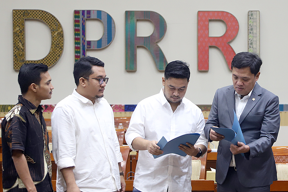 Ketua Komisi III Habiburokhman Terima Audiensi AMAN Bahas KUHAP Ketua Komisi III DPR RI Habiburokhman menerima audiensi Aliansi Mahasiswa Nusantara. (BeritaNasional/Elvis Sendouw)
