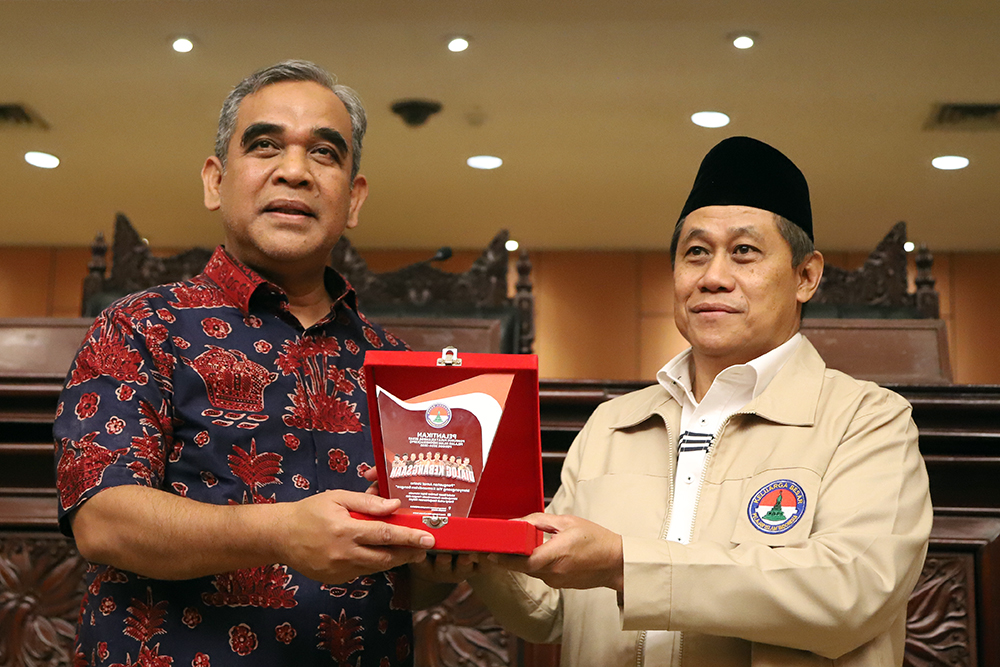 Ketua MPR Hadiri Pelantikan Pengurus Pusat KB PII Pelantikan Pengurus Pusat Keluarga Besar Pelajar Islam Indonesia (PP KB PII) Periode 2024–2028 di Gedung Nusantara V Kompleks DPR. (BeritaNasional/Elvis Sendouw)