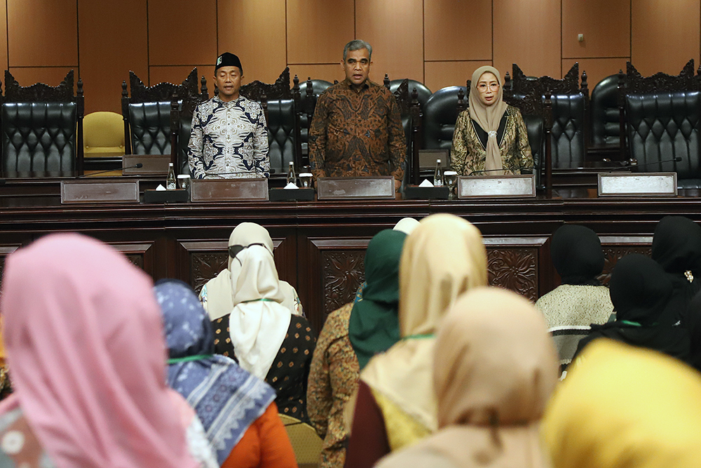 Ketua MPR RI Ahmad Muzani Membuka Seminar Nasional Forhati Ketu MPR RI Ahmad Muzani membuka dan sekaligus menjadi pembicara dalam seminar nasional Forhati. (BeritaNasional/Elvis Sendouw)