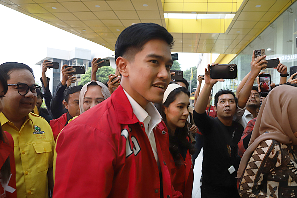 Ketum PSI Kaesang Pangarep bersama pengurus PSI sambangi markas Golkar. (BeritaNasional/Elvis Sendouw)