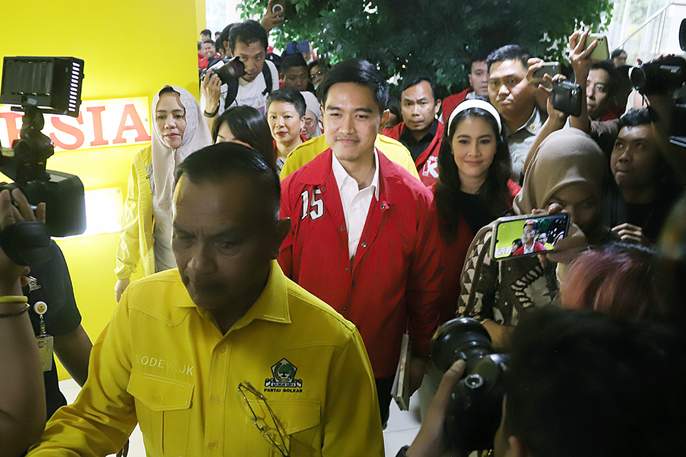 Ketum PSI Kaesang Pangarep bersama pengurus PSI sambangi markas Golkar. (BeritaNasional/Elvis Sendouw)