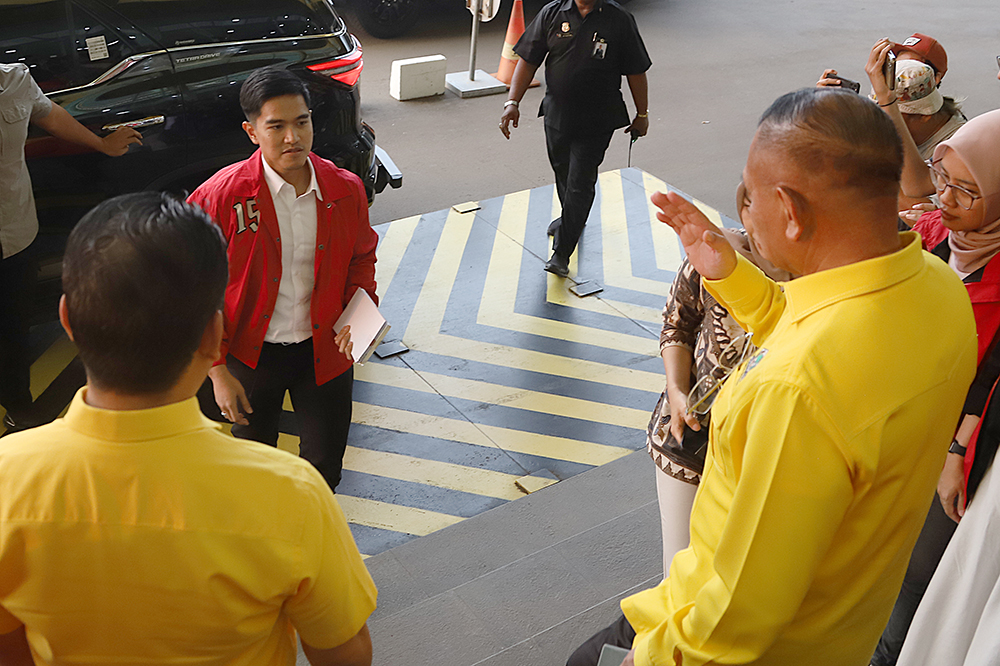 Ketum PSI Kaesang Pangarep bersama pengurus PSI sambangi markas Golkar. (BeritaNasional/Elvis Sendouw)