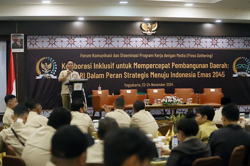 Forum Komunikasi dan Diseminasi Program Kerja Media (press gathering) dengan tema "Kolaborasi Inklusif untuk Mempercepat Pembangunan Daerah: DPD RI dalam Peran Strategis Menuju Indonesia Emas 2045". (BeritaNasional/Elvis Sendouw)