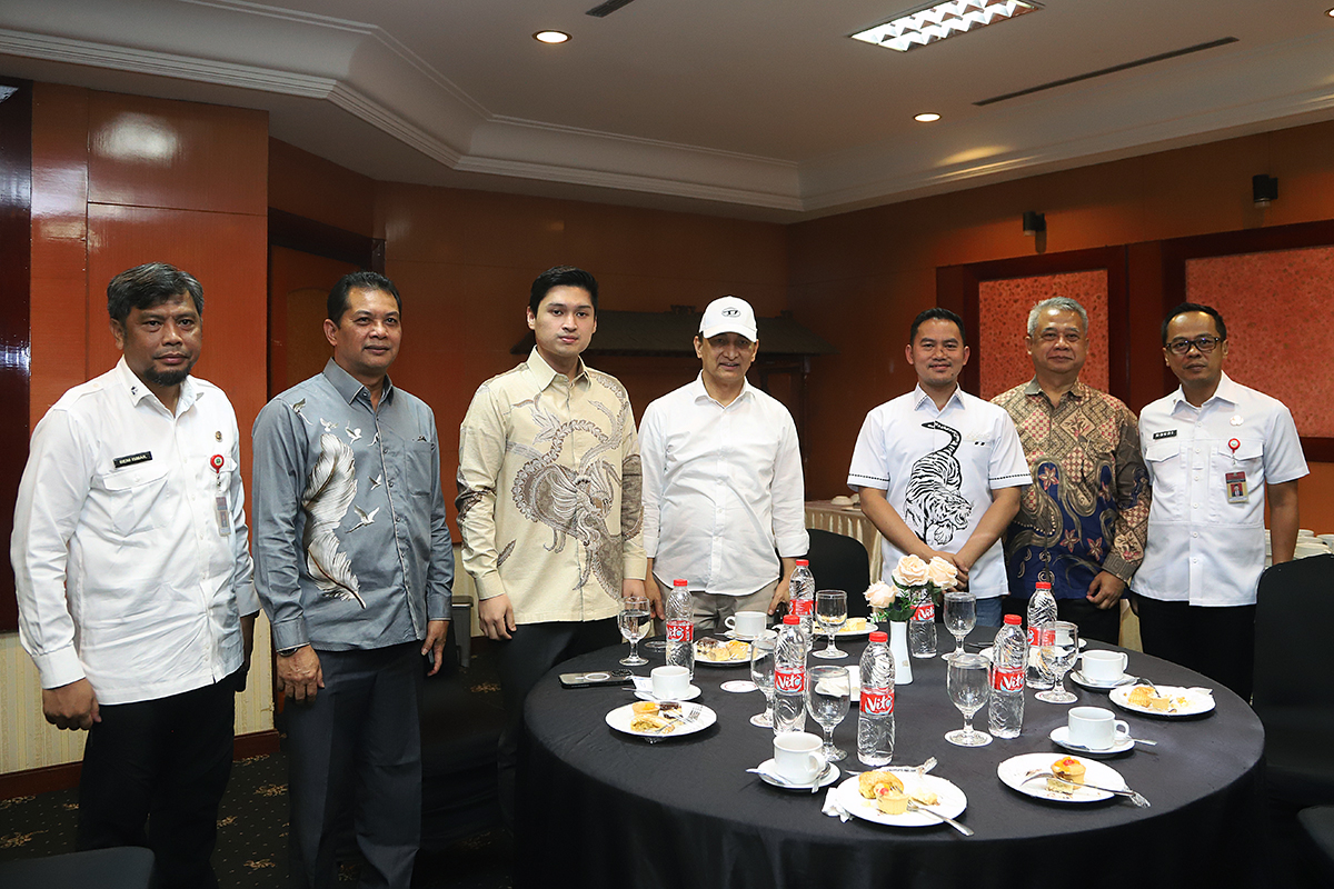Koordinatoriat Wartawan Parlemen dan DPR bersinergi dengan Wakil Gubernur Banten Achmad Dimyati Natakusumah mengawal Demokrasi. (BeritaNasional/Elvis Sendouw)