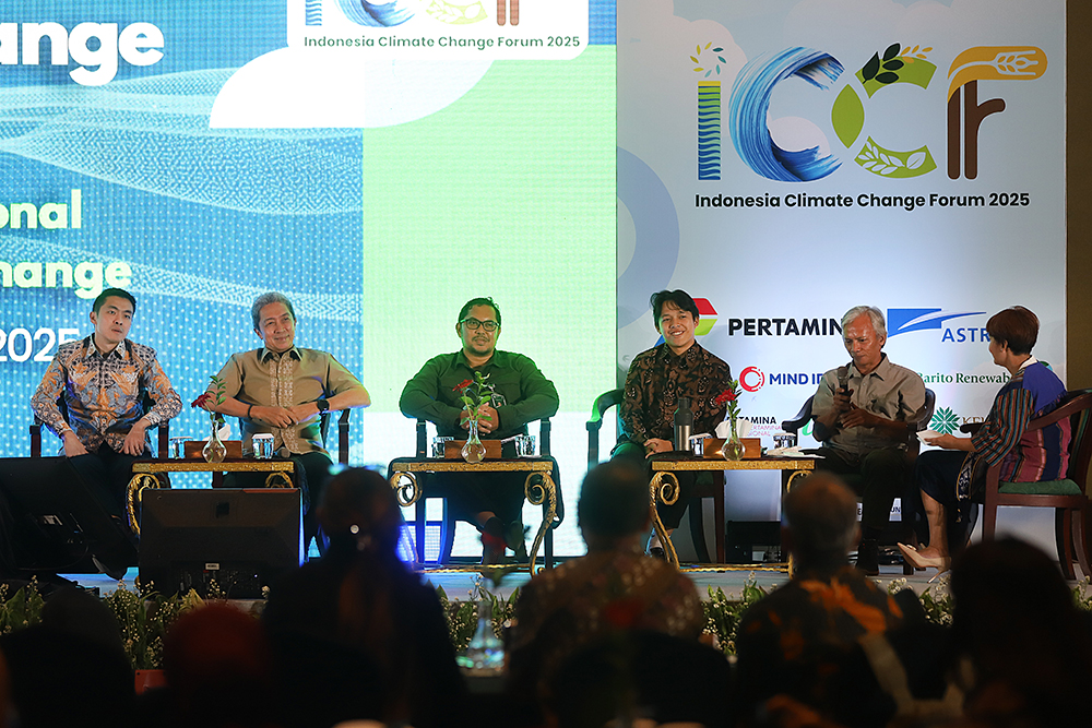Kolaborasi MPR Bersama Emil Salim Institute Atasi Krisis Iklim Global di ICCF ke 3 MPR RI bersama Emil Salim Institute (ESI) menyelenggarakan Indonesia MPR bersamaClimate Change Forum (ICCF) ke-3 di Jakarta. (BeritaNasional/Elvis Sendouw)