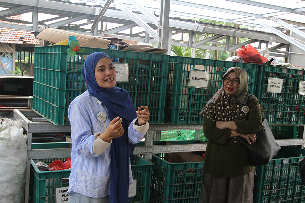 Menyambut Hari Peduli Sampah Nasional, Smartfren menyelenggarakan inisiatif pengelolaan sampah berkelanjutan berupa workshop khusus untuk pegiat lingkungan. (BeritaNasional/Elvis Sendouw/HO Smartfren)