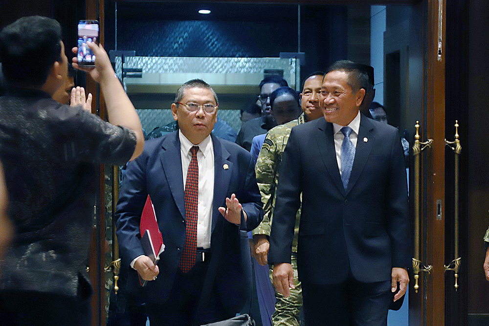 Rapat kerja Komisi I bersama Kemenhan dan TNI bahas aporan keuangan Kementerian Pertahanan Tahun Anggaran 2025. (BeritaNasional/Elvis Sendouw)