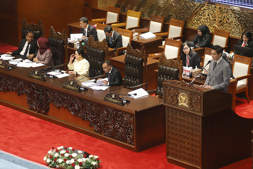 Laporan Komisi I DPR atas hasil pembahasan mengenai penerimaan hibah Alpalhankam berupa kapal induk dari Pemerintah Italia dan pidato ketua DPR pada penutupan Masa Persidangan V Tahun Sidang 2025-2026. (BeritaNasional/Elvis Sendouw)
