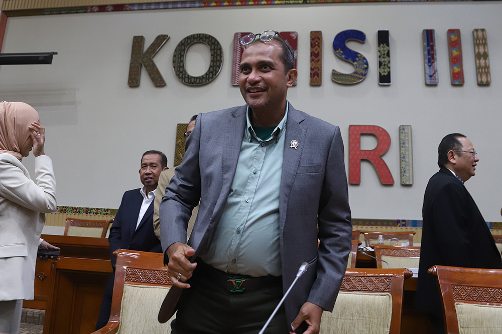 Komisi III memberi keterangan kepada wartawan terkait KUHAP. (BeritaNasional/Elvis Sendouw)