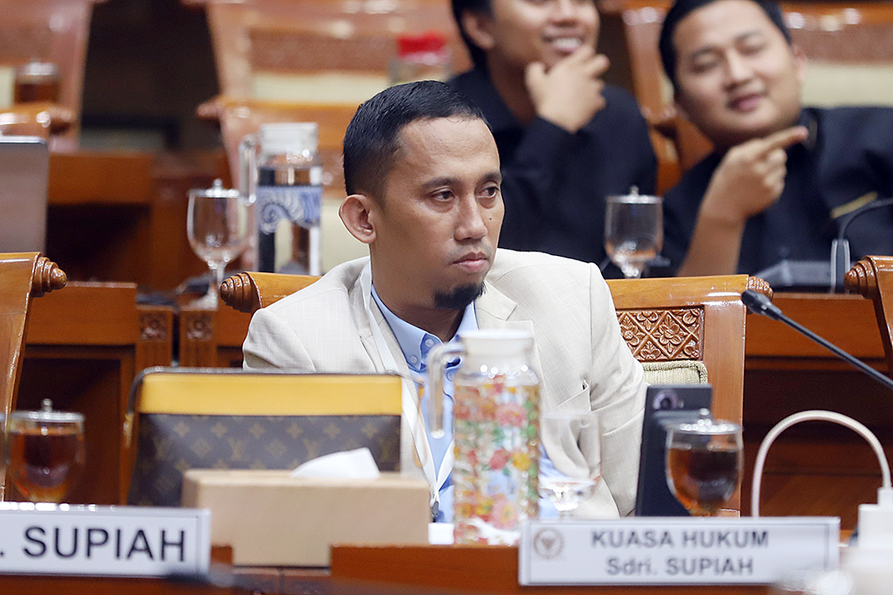 Ketua Komisi III DPR Habiburokhman menghadirkan Supiah dan Hartono yang dituding melakukan penimbunan BBM subsidi jenis Pertalite. (BeritaNasional/Elvis Sendouw)
