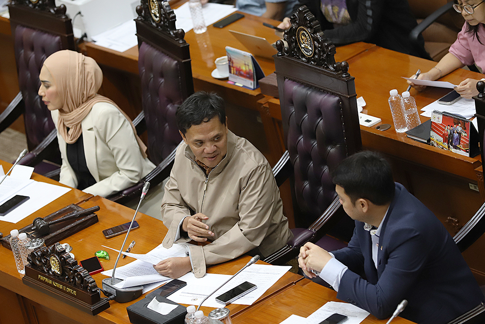 Komisi III DPR menyetujui 10 dari 16 nama untuk menjadi Hakim Agung dan Hakim Ad Hoc HAM pada Mahkamah Agung tahun 2025. (BeritaNasional/Elvis Sendouw)