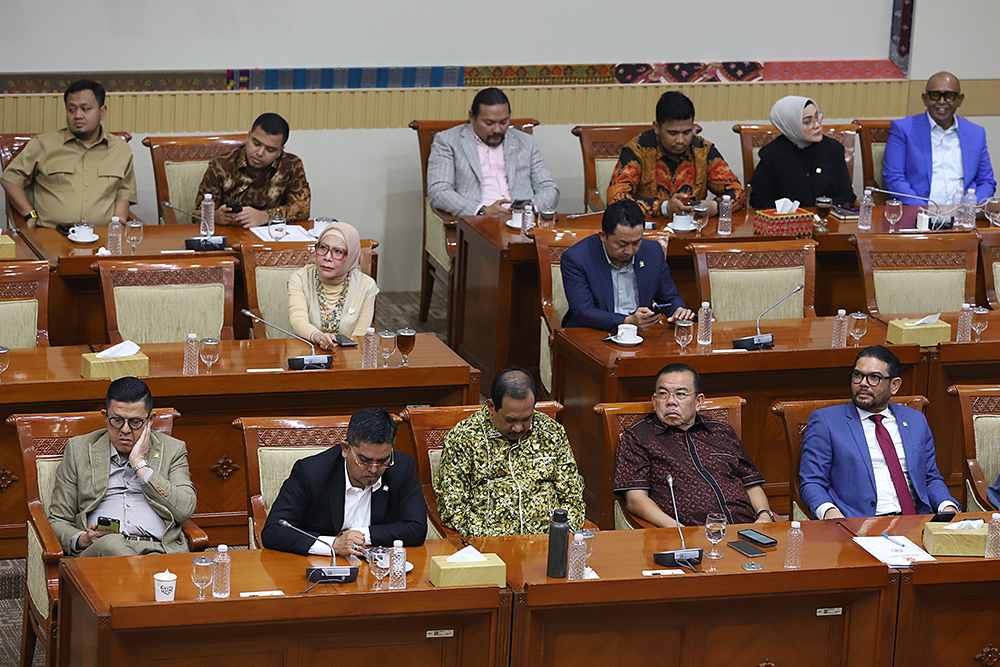Komisi III DPR menyetujui 10 dari 16 nama untuk menjadi Hakim Agung dan Hakim Ad Hoc HAM pada Mahkamah Agung tahun 2025. (BeritaNasional/Elvis Sendouw)