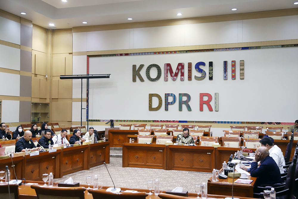 RDPU Komisi III bersama Perwakilan Pekerja PHK Sepihak PT. Freeport Indonesia dan Ketua Dewan Pimpinan Daerah Bangka Induk Perpat Babel. (BeritaNasional/Elvis Sendouw)