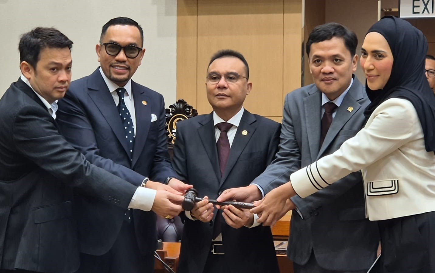 Komisi III menetapkan Sharoni kembali sebagai Wakil Ketua Komisi III DPR. (BeritaNasional/Elvis Sendouw)