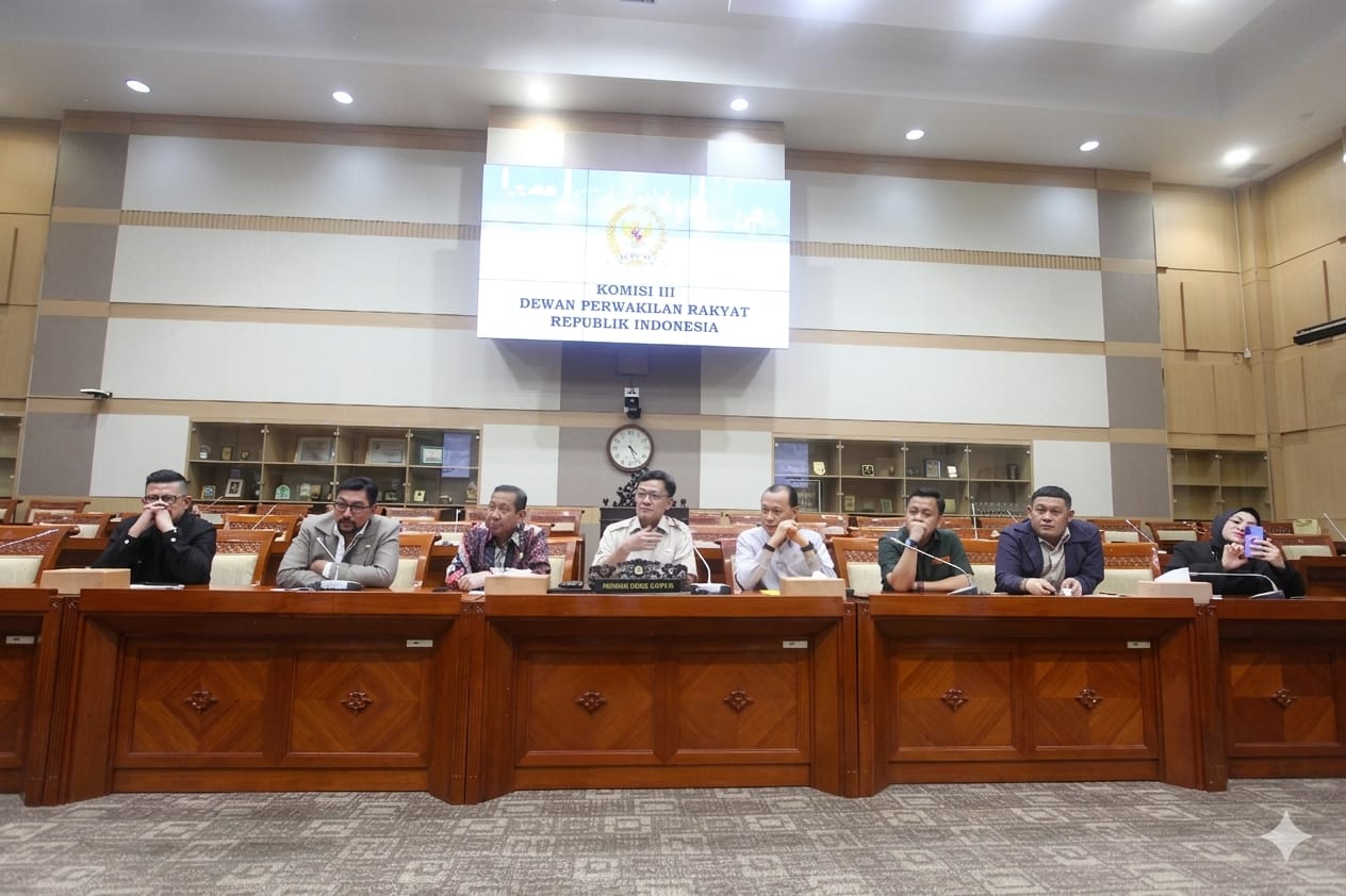 Komisi III menyampaikan pernyataan terkait penyiraman air keras yang menimpa aktivis KontraS Andrie Yunus. (BeritaNasional/Elvis Sendouw)