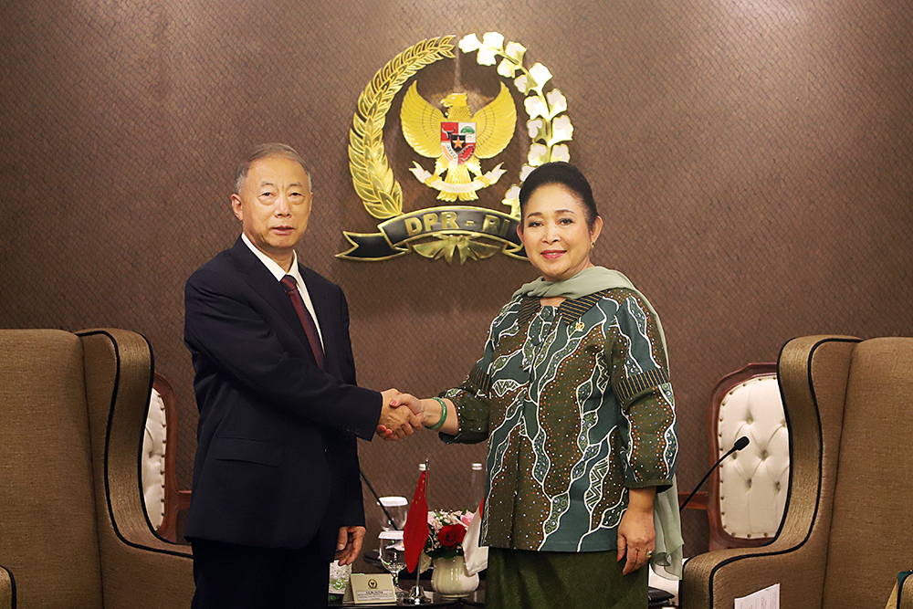 Komisi IV Terima Kunjungan NPC Tiongkok Bahas Sinkronisasi Regulasi Bidang Pertanian, Perikanan dan Kelautan Komisi IV DPR menerima kunjungan kehormatan perwakilan National People’s Congress (NPC) Republik Rakyat Tiongkok. (BeritaNasional/Elvis Sendouw)