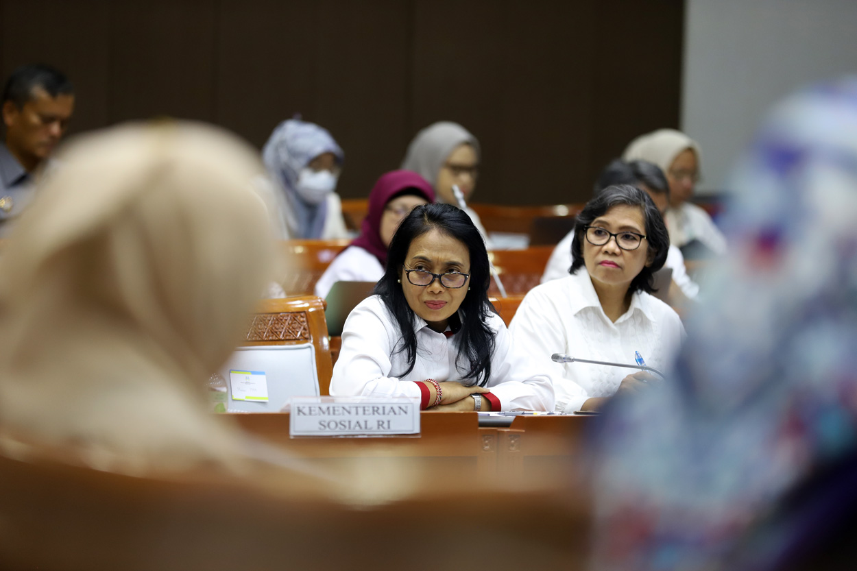 Komisi VIII rapat kerja bersama 6 kementerian bahas pengambilan keputusan RUU KIA. (IndonesiaGlobe/Elvis Sendouw)