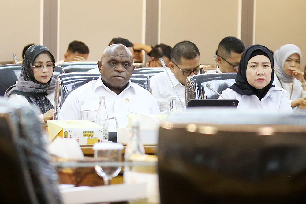 Rapat Kerja Komisi XIII bersama Menteri HAM. (BeritaNasional/Elvis Sendouw)