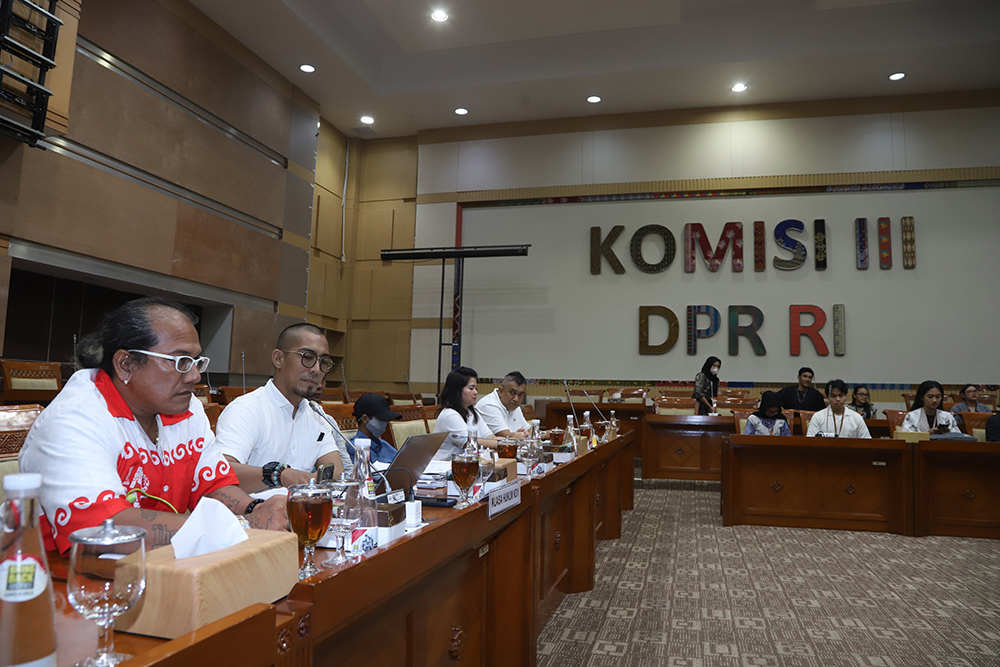 Korban kekerasan seksual bersama kuasa hukum mengadu ke Komisi III DPR. (BeritaNasional/Elvis sendouw)