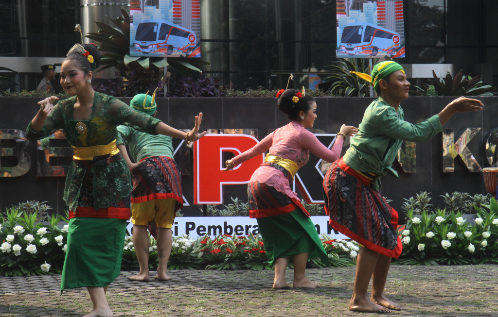 Pelepasan roadshow bus antikorupsi di depan kantor Komisi Pemberantasan Korupsi (KPK), Jakarta, Rabu (22/5/2024).  (BeritaNasional.Com/Oke Atmaja)