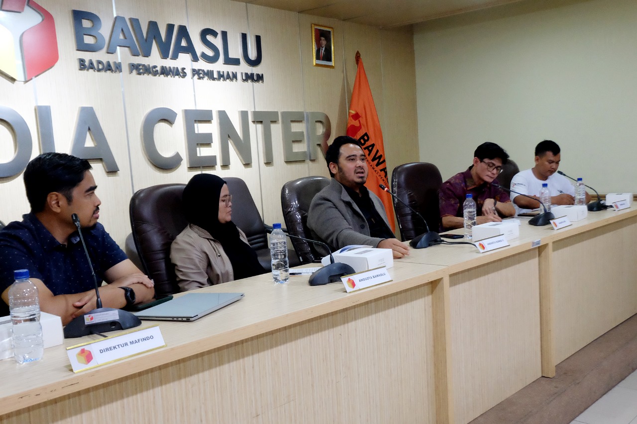Bawaslu bersama KPPD gelar diskusi publik dengan mengangkat tema “Antisipasi Perkembangan AI dan Model Pengawasan Digital di Pemilu”. (BeritaNasional/Elvis Sendouw)