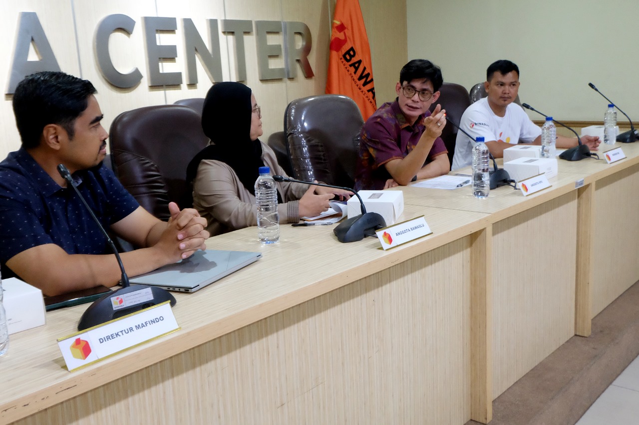 Bawaslu bersama KPPD gelar diskusi publik dengan mengangkat tema “Antisipasi Perkembangan AI dan Model Pengawasan Digital di Pemilu”. (BeritaNasional/Elvis Sendouw)