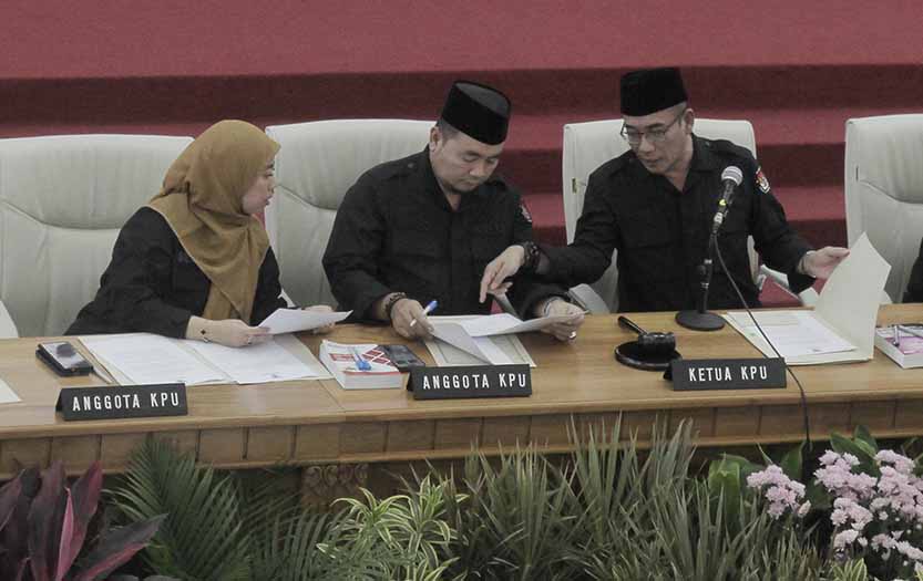 Ketua Komisi Pemilihan Umum (KPU) Hasyim Asy'ari membacakan berita acara penetapan hasil penghitungan perolehan suara Pemilu 2024 tingkat nasional di Gedung KPU, Jakarta, Rabu (20/3/2024). (IndonesiaGlobe/Oke Atmaja)