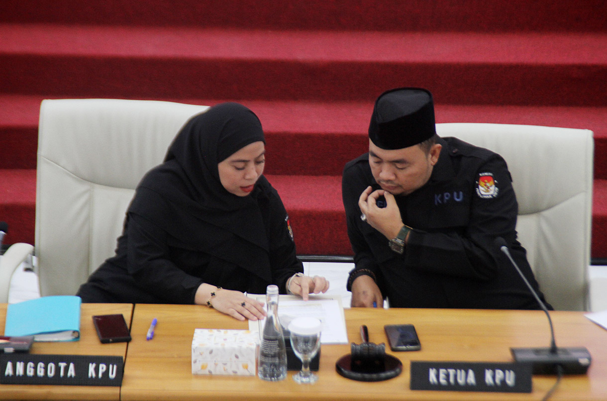 Suasana rapat pleno penetapan perolehan kursi dan calon terpilih anggota DPR dan DPD Pemilu 2024 di Gedung KPU, Jakarta, Rabu (31/7/2024).  (BeritaNasional.com/Oke Atmaja)