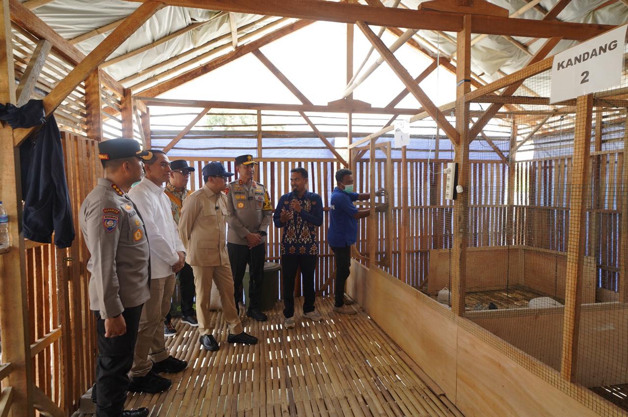Kunjungi Balai Vokasi Poliran, Menteri Karding Minta Masyarakat Asah Keterampilan dan Berangkat Prosedural Kunjungan Menteri P2MI ke Balai Vokasi Poliran milik Polda Banten di Serang, Banten. (BeritaNasional/Elvis Sendouw/HO Hms P2MI)
