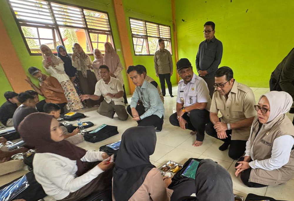 Wapres Gibran Rakabuming melakukan kunjungan kerja ke Kabupaten Aceh Tamiang, Provinsi Aceh. (BeritaNasional/Elvis/HO Setwapres)