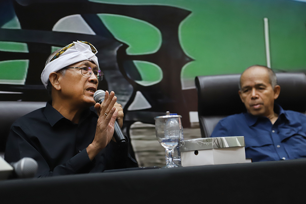 KWP Bersama DPR Gelar Diskusi Bahas Perkuat Digitalisasi ke Pelosok Dialektika Demokrasi dengan tema: 'Perkuat Digitalisasi hingga ke Pelosok, Senjata Ampuh Tekan Ketimpangan Pendidikan’. (BeritaNasional/Elvis Sendouw)
