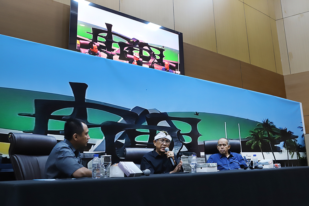 KWP Bersama DPR Gelar Diskusi Bahas Perkuat Digitalisasi ke Pelosok Dialektika Demokrasi dengan tema: 'Perkuat Digitalisasi hingga ke Pelosok, Senjata Ampuh Tekan Ketimpangan Pendidikan’. (BeritaNasional/Elvis Sendouw)