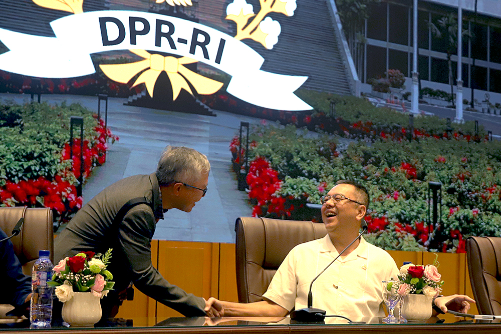 Diskusi Dialektika Demokrasi dengan tema "Strategi Kebijakan Publik Dalam Mencegah Kebocoran Fiskal Negara". (BeritaNasional/Elvis Sendouw)