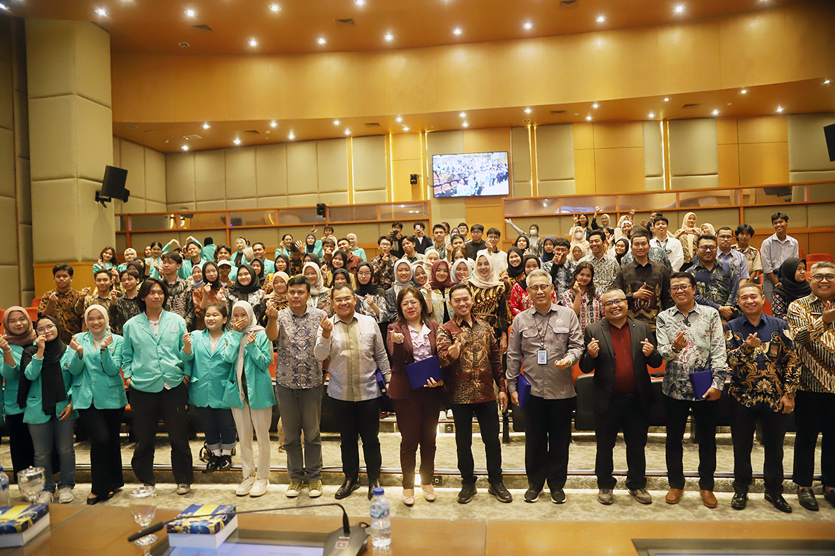 Seminar yang bertajuk 'Transformasi BUMN Menjadi Pilar Fundamental Perekonomian Nasional'. (BeritaNasional/Elvis Sendouw)