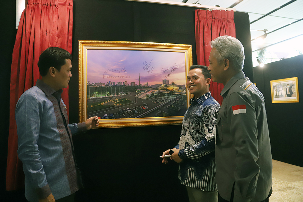 Award Jurnalis KWP (AJK) dan Pameran Foto Warna-warni Parlemen. (BeritaNasional/Elvis Sendouw)