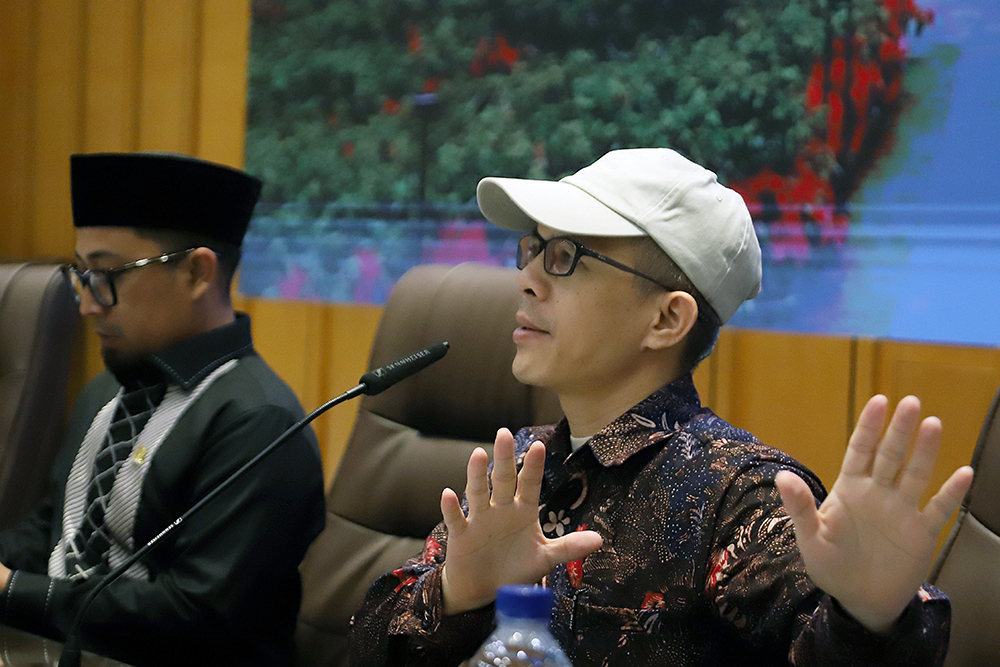 Koordinatoriat Wartawan Parlemen (KWP) bekerja sama dengan Biro Pemberitaan DPR RI menggelar diskusi  Dialektika Demokrasi dengan tema "Membangun Kedaulatan Ekonomi dalam Bingkai Demokrasi Pancasila". (BeritaNasional/Elvis Sendouw)