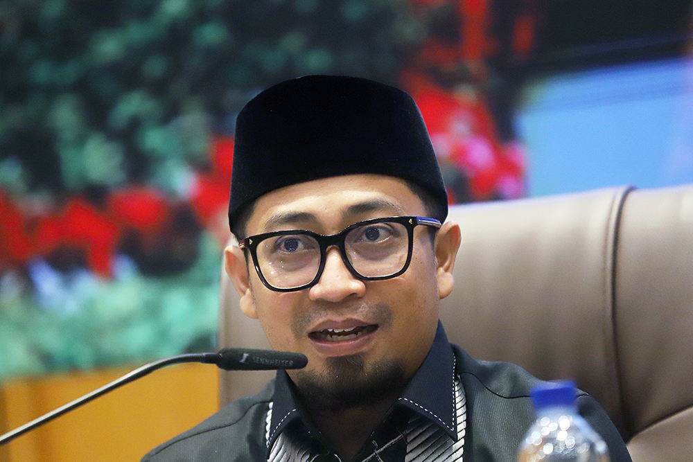 Koordinatoriat Wartawan Parlemen (KWP) bekerja sama dengan Biro Pemberitaan DPR RI menggelar diskusi  Dialektika Demokrasi dengan tema "Membangun Kedaulatan Ekonomi dalam Bingkai Demokrasi Pancasila". (BeritaNasional/Elvis Sendouw)
