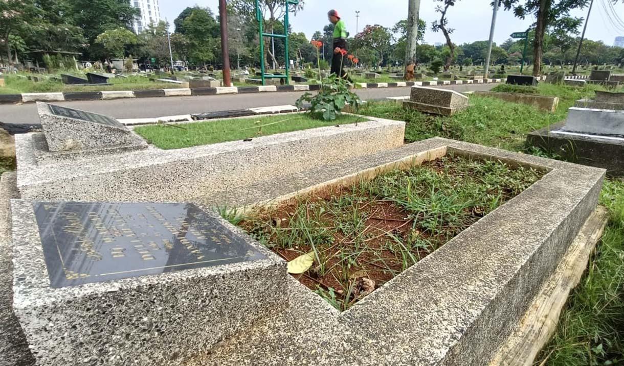 Lahan TPU di Jakarta Menipis Suasana di TPU Menteng Pulo, Jakarta, Rabu (29/10/2025).(Beritanasional.com/Oke Atmaja)