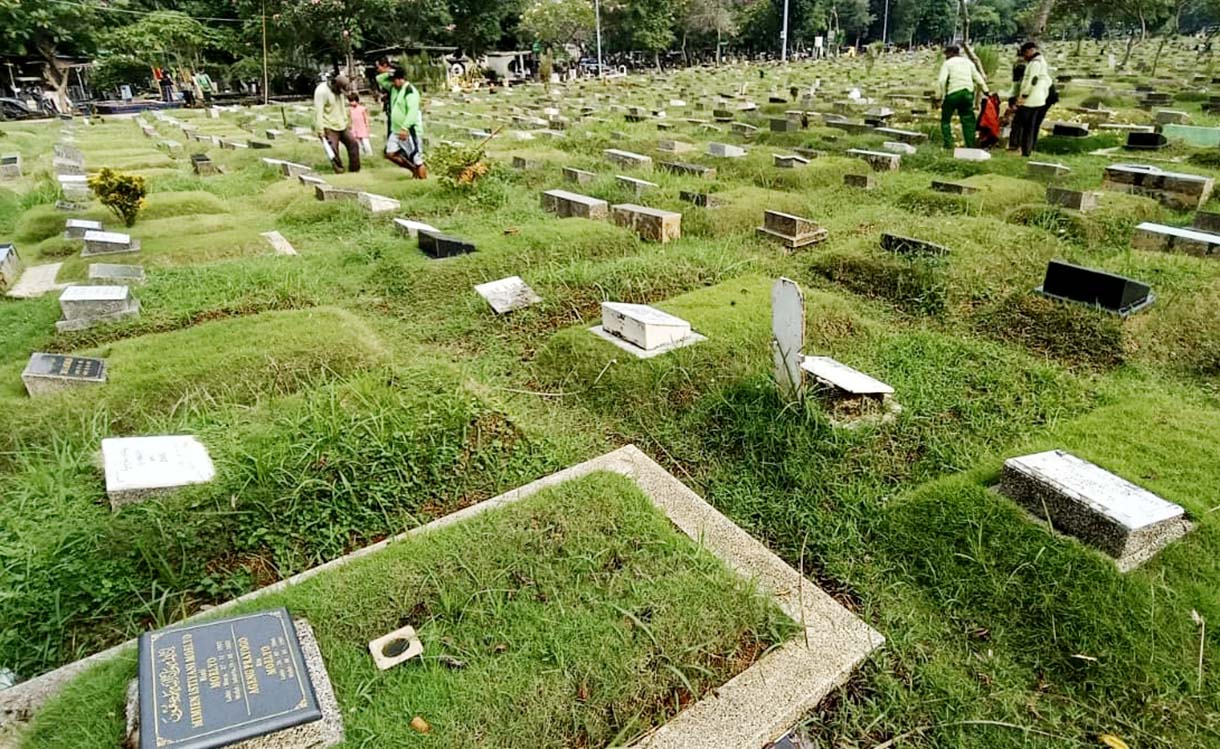 Lahan TPU di Jakarta Menipis Suasana di TPU Menteng Pulo, Jakarta, Rabu (29/10/2025).(Beritanasional.com/Oke Atmaja)