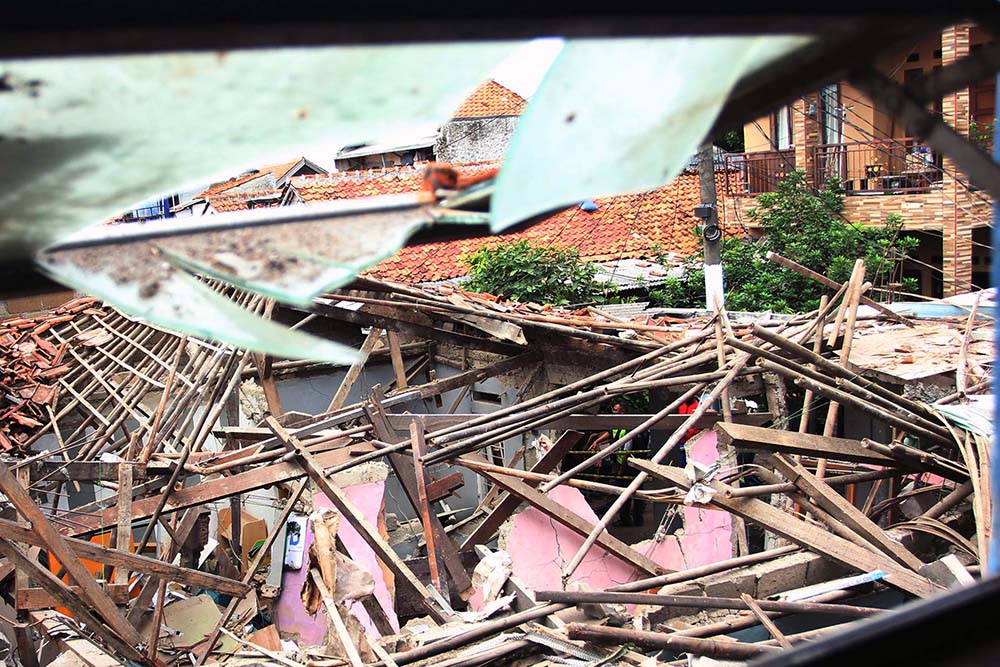 13 umah yang hancur akibat ledakan di daerah Pamulang,  Tangerang Selatan. (BeritaNasional/Elvis Sendouw)