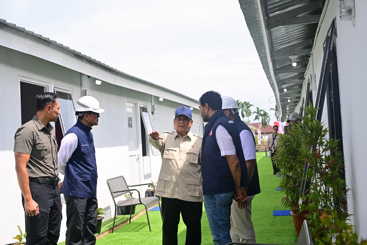 Presiden Prabowo Subianto meninjau pemulihan pascabencana di Kabupaten Aceh Tamiang, Provinsi Aceh. (Foto/BPMI)