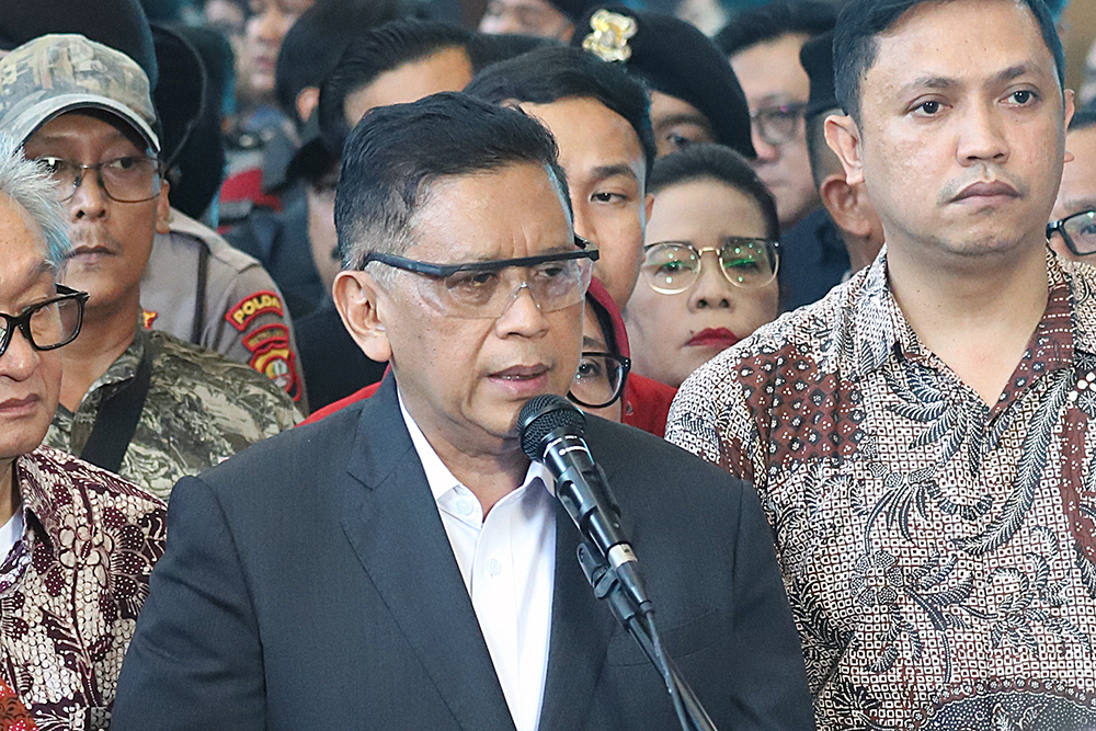 Majelis Hakim Tipikor Jatuhkan Vonis Hasto Kristiyanto 3,5 Tahun Penjara Majelis hakim Pengadilan Tipikor menjatuhkan vonis 3 tahun 6 bulan serta denda Rp250 juta subsider pidana kurungan selama 3 bulan terhadap Hasto Kristiyanto. (BeritaNasional/Elvis Sendouw)