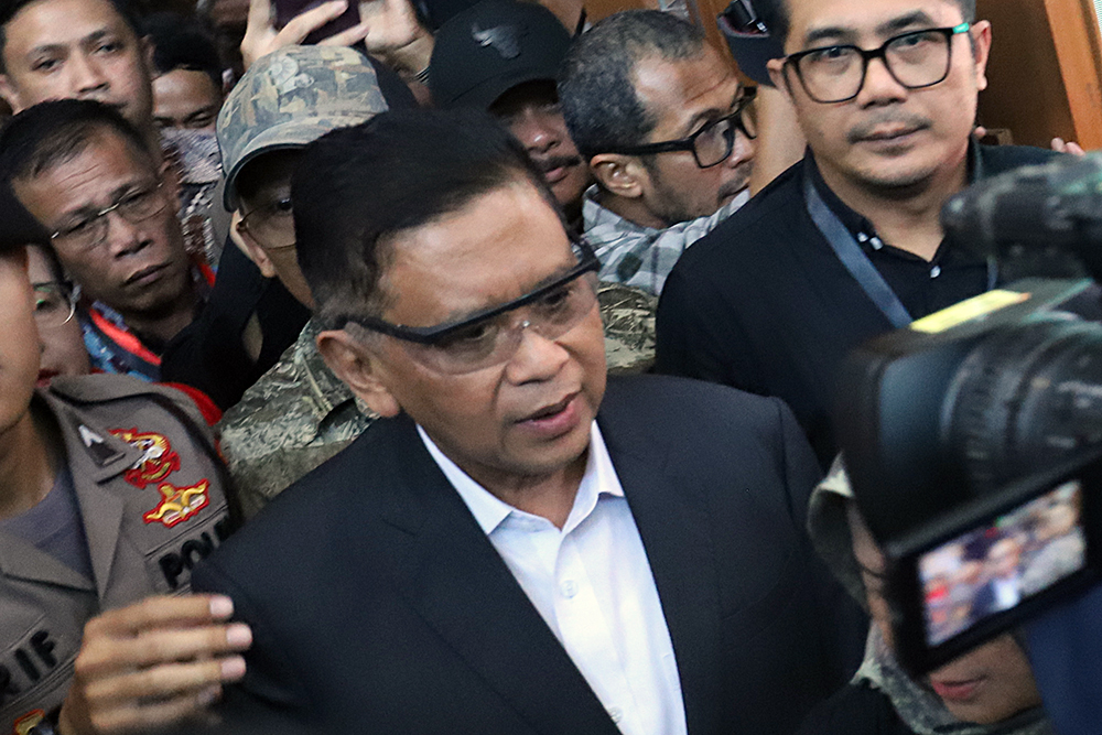 Majelis Hakim Tipikor Jatuhkan Vonis Hasto Kristiyanto 3,5 Tahun Penjara Majelis hakim Pengadilan Tipikor menjatuhkan vonis 3 tahun 6 bulan serta denda Rp250 juta subsider pidana kurungan selama 3 bulan terhadap Hasto Kristiyanto. (BeritaNasional/Elvis Sendouw)