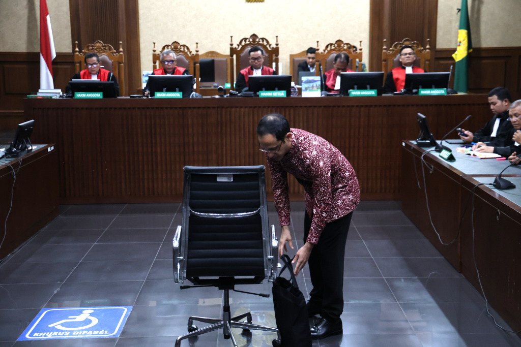 Nadiem Makarim bersiap menjalani sidang tuntutan di Pengadilan Tipikor,Jakarta,  Rabu (13/5/2026). (Beritanasional.com/Oke Atmaja)